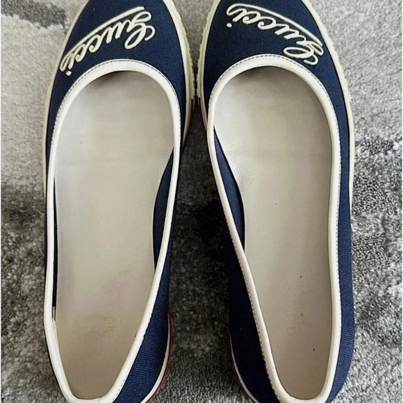 Authentic Gucci Flats - Picture 2 of 4